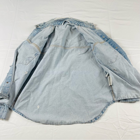 Zara - Oversized Light Wash Long Sleeve Distressed Denim Jean Jacket size:M - Picture 8 of 16